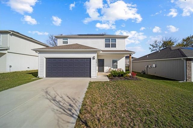 $310,000 | 713 Roseberry Drive | Paola