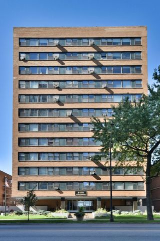 $109,900 | 6118 North Sheridan Road, Unit 406 | Edgewater Beach