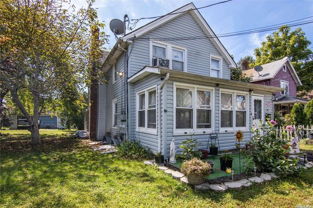 $459,900 | 20 Maple Avenue | Port Jefferson Station