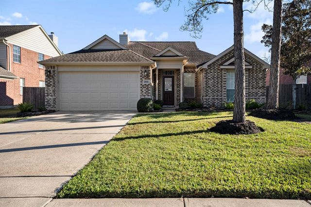 $349,900 | 13623 Midfield Glen Court | Clear Lake