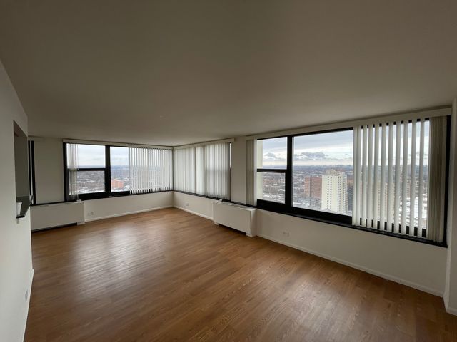 $1,175 | 7447 South South Shore Drive, Unit B | South Shore