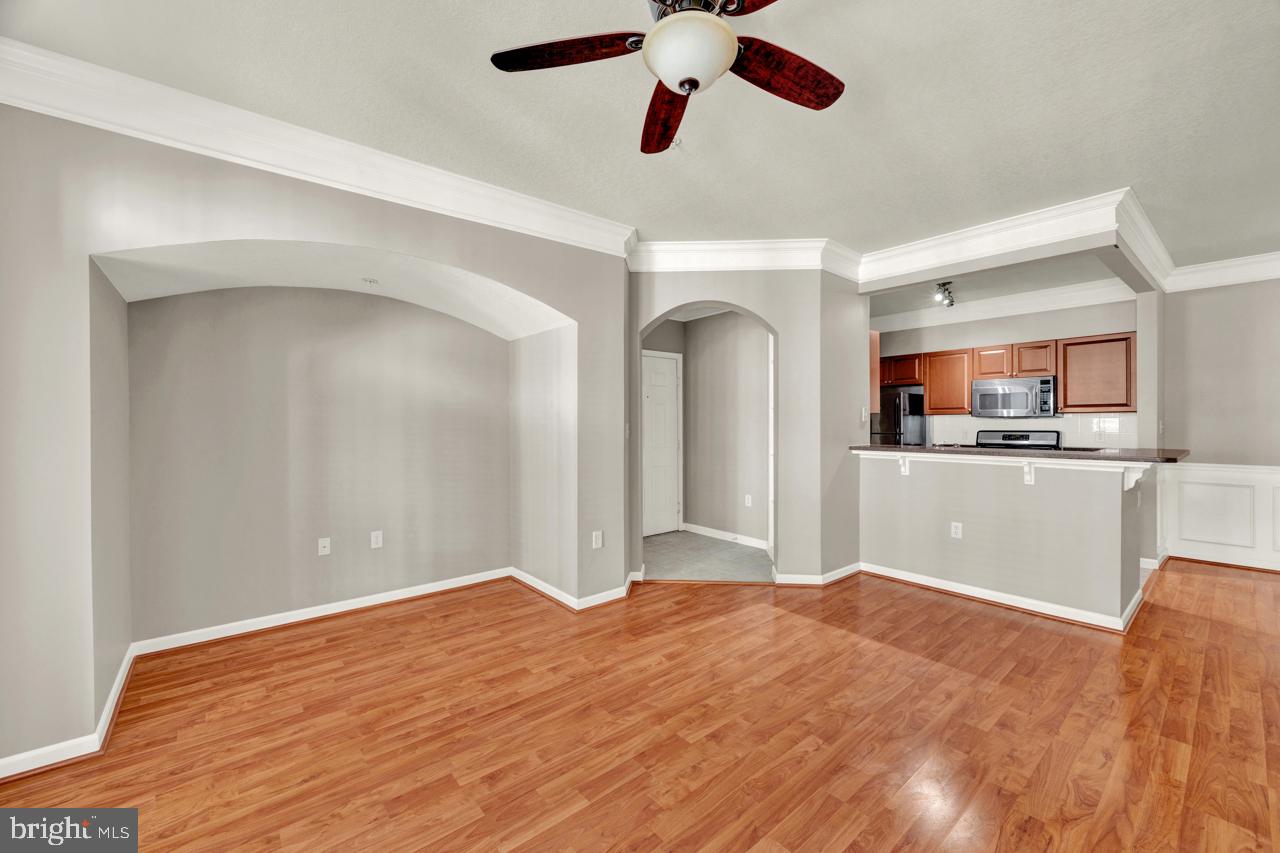 Entryway with built-in shelving