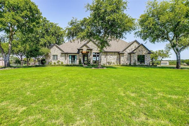 $1,750,000 | 10000 Tantarra Drive | Burleson