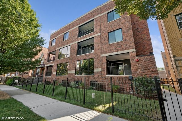 $735,000 | 2424 North Linden Place, Unit 101 | Logan Square