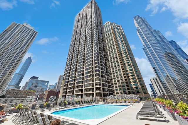 $499,000 | 30 East Huron Street, Unit 4709 | River North