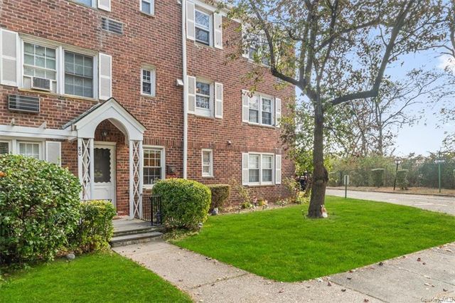 $385,000 | 80 Lawrence Park Terrace, Unit 80 | Lawrence Park West