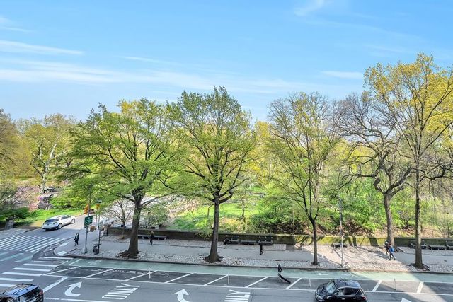 $5,400,000 | 360 Central Park West, Unit 4B | Upper West Side