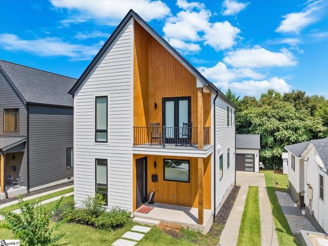 $1,295,000 | 7 B Briar Street | Haynie-sirrine