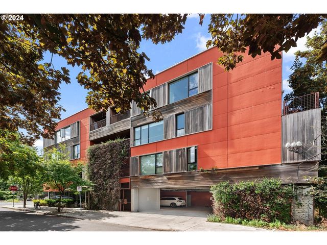 $499,000 | 2373 Southeast 44th Avenue, Unit 301 | Richmond