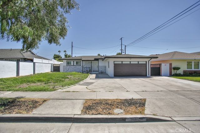 $999,000 | 1460 East Pinewood Avenue | East Anaheim