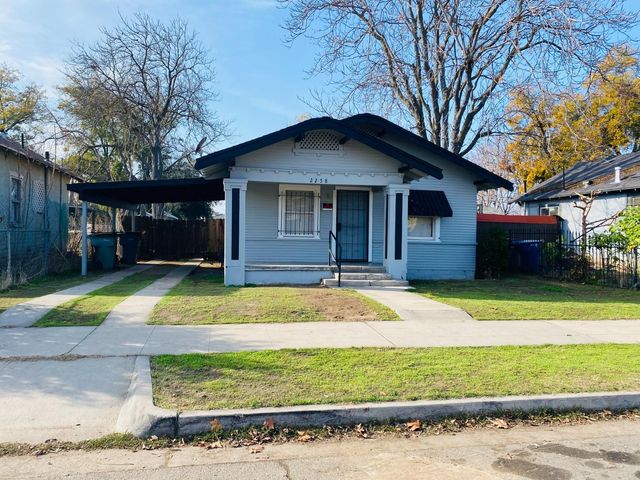 $250,000 | 2258 South Holly Avenue | Edison