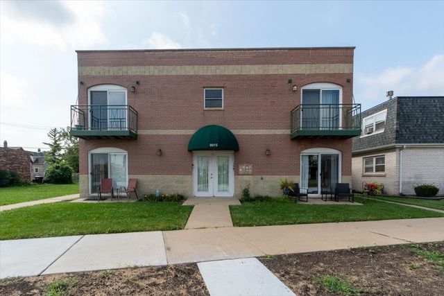 $199,500 | 8915 Burlington Avenue, Unit 101 | Brookfield