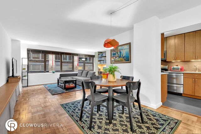 $1,395,000 | 60 West 13th Street, Unit 3C | Greenwich Village