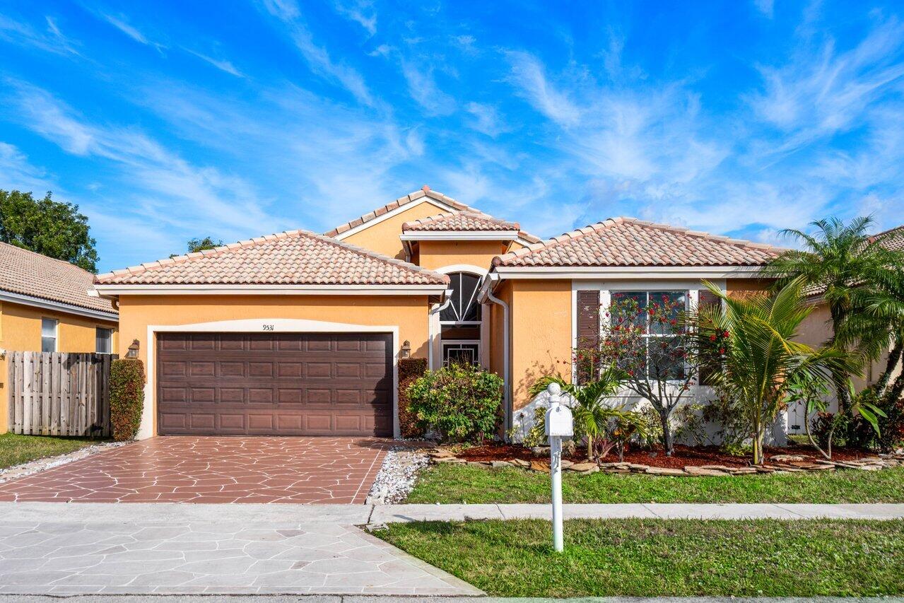 001-9531LagoDrive-BoyntonBeach-FL-33472-