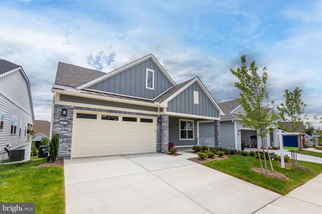 $669,990 | 107 Cowbird St Lake