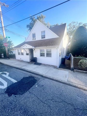 $850,000 | 97 Ebony Court | Gerritsen Beach