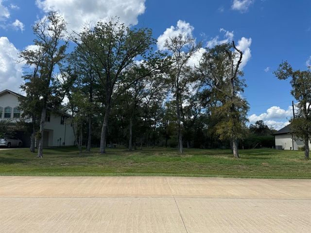 $100,000 | 818 Royal Lakes Manor Boulevard