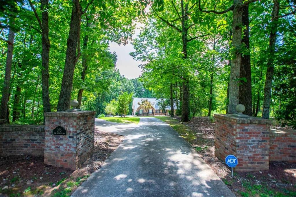 a view of a outdoor space