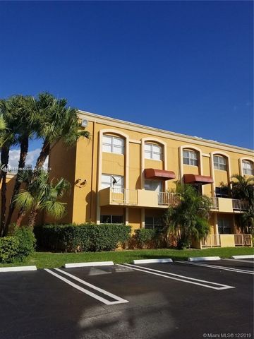 $2,200 | 18111 Northwest 68th Avenue, Unit G209 | Venetian Gardens at Country Club of Miami