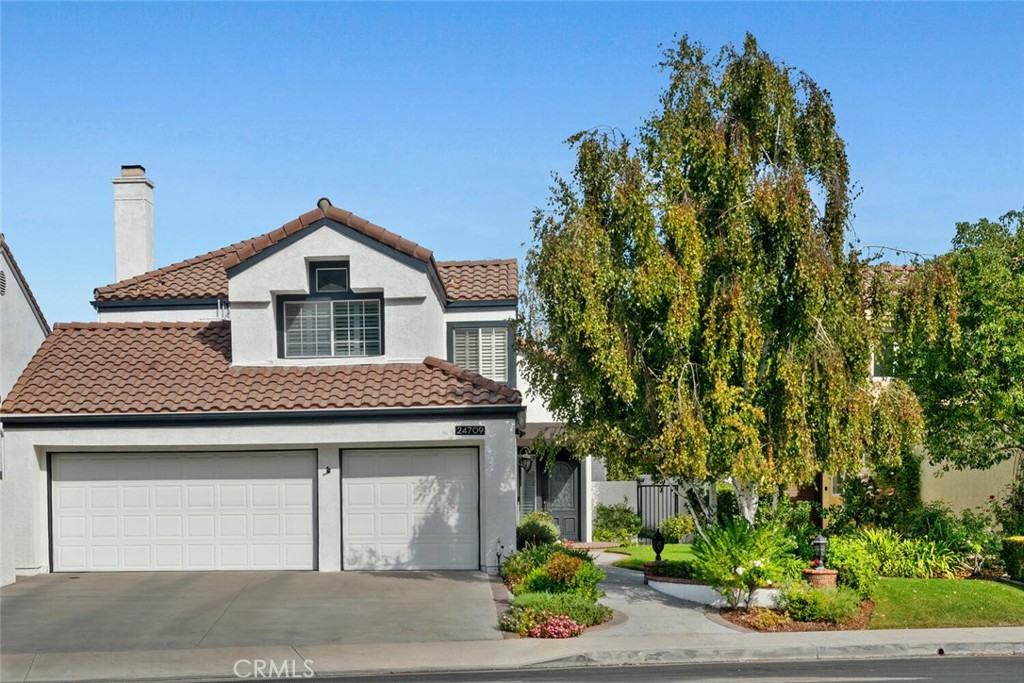 a house view with a outdoor space