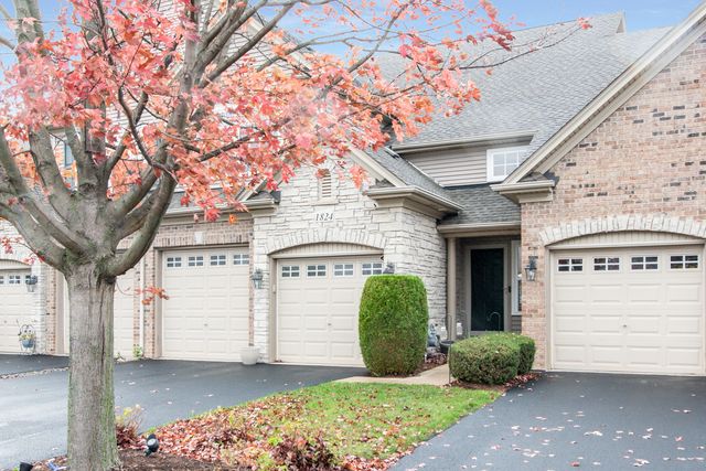 $395,000 | 1824 Turtle Creek Drive | Aurora