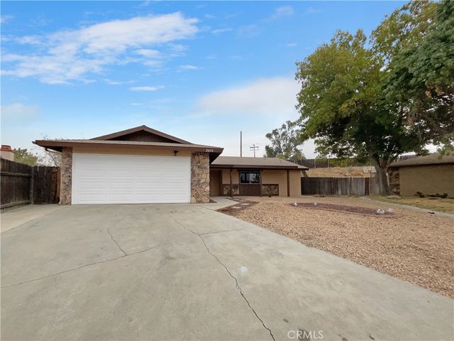 $450,000 | 2450 Thata Way | Hemet