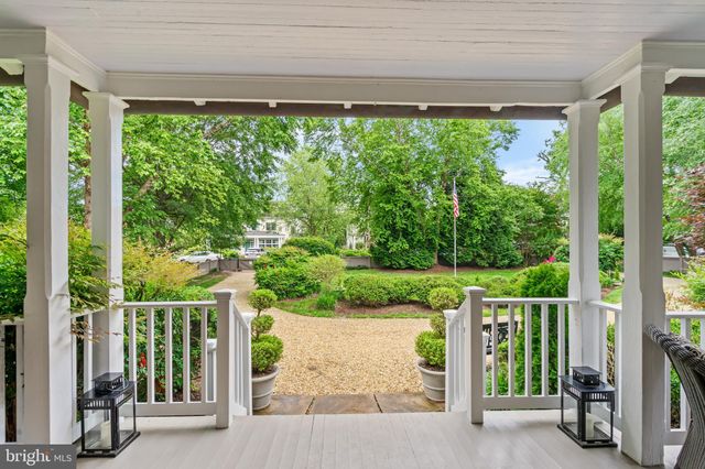 $3,295,000 | 509 Lloyds Lane | North Ridge-Rosemont