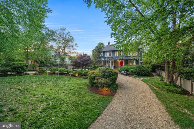 $3,295,000 | 509 Lloyds Lane | North Ridge-Rosemont