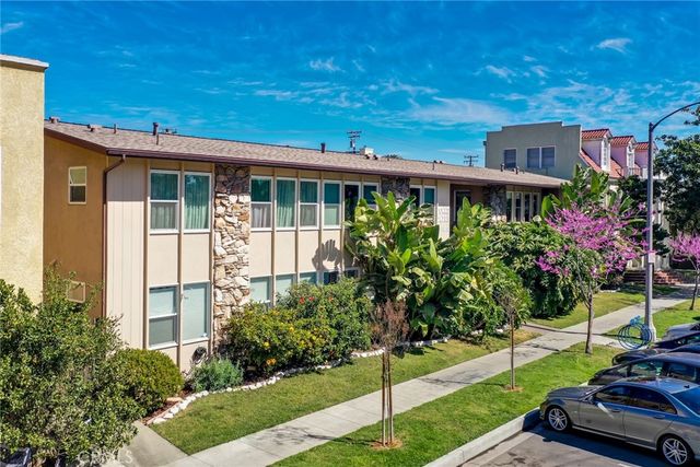 $449,000 | 1023 East 1st Street, Unit 19 | Alamitos Beach