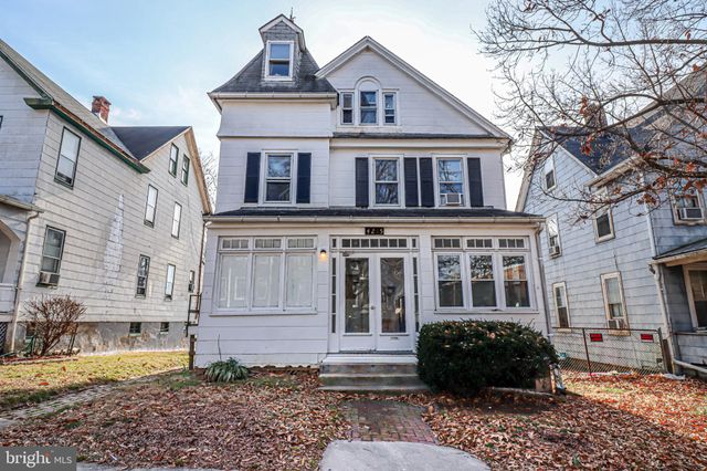 $995 | 4215 Connecticut Avenue | Irvington