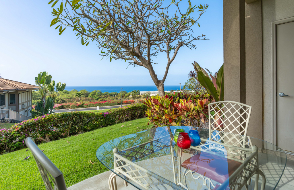 Beautiful Kailua Bay from your private patio!