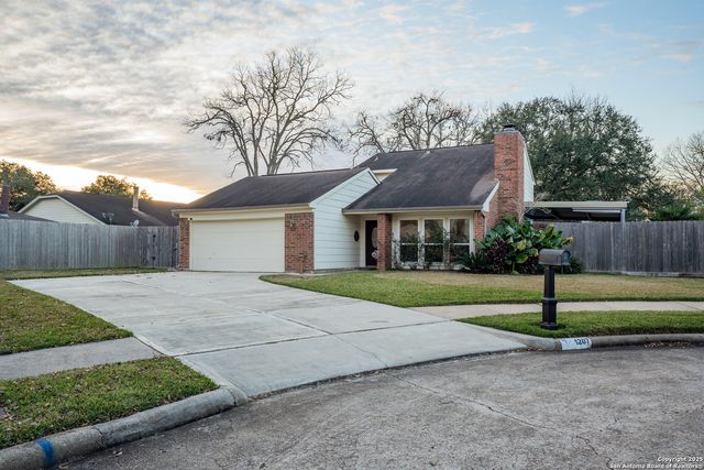 $299,999 | 1207 Sand Stone Drive | Pecan Grove Plantation