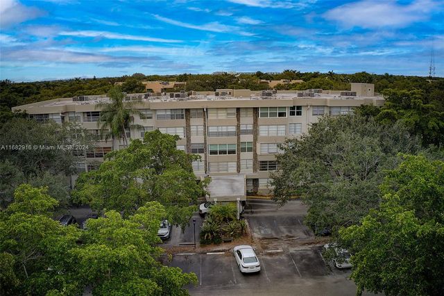 $220,000 | 6700 Cypress Road, Unit 412 | Plantation Drive