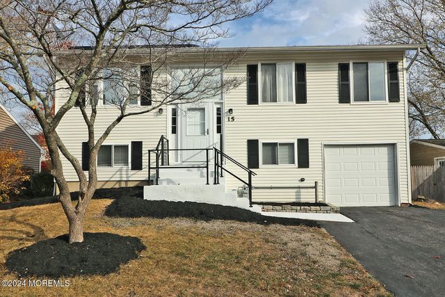 $399,900 | 15 Commodore Court | Barnegat Township - Ocean County