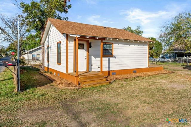 $215,000 | 409 South Saunders Street | Seguin