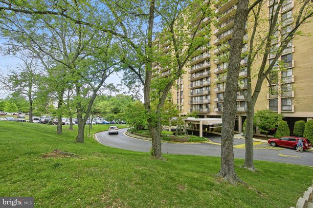 $140,000 | 6100 Westchester Park Drive, Unit T1 | The Towers at Westchester Park