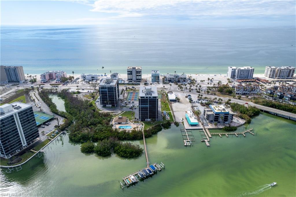 a picture of city view with lake view