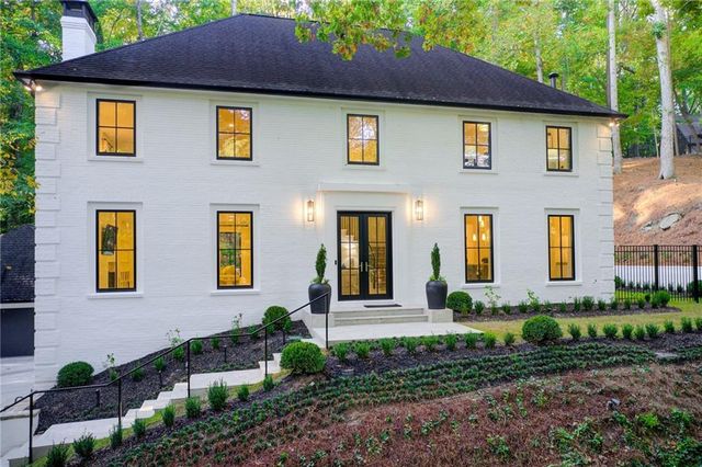 $2,600,000 | 6090 River Chase Circle Northwest | Sandy Springs