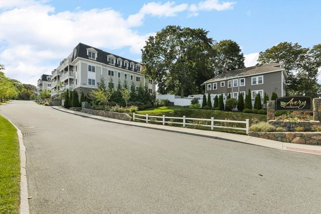 $500,000 | 443 Essex Street, Unit 204 | Swampscott