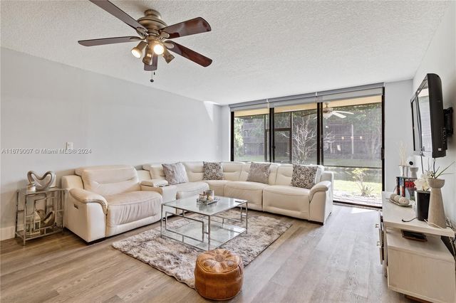 $2,750 | 120 Southwest 96th Terrace, Unit 102 | Jacaranda