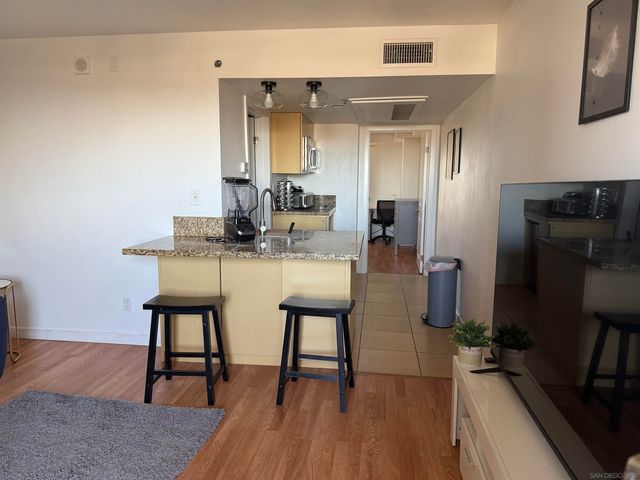 $2,250 | 801 National City Boulevard, Unit 1005 | National City