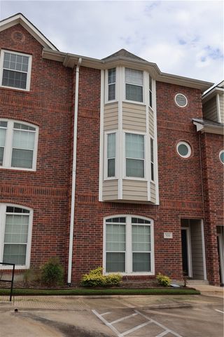 $2,400 | 305 Holleman Drive East, Unit 506 | River Oaks Townhomes