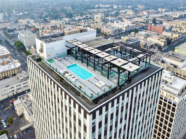 $826,000 | 3810 Wilshire Boulevard, Unit 1907 | Hancock Park-Wilshire