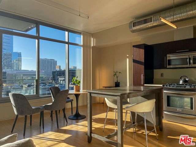 $619,000 | 1100 South Hope Street, Unit 706 | Downtown Los Angeles