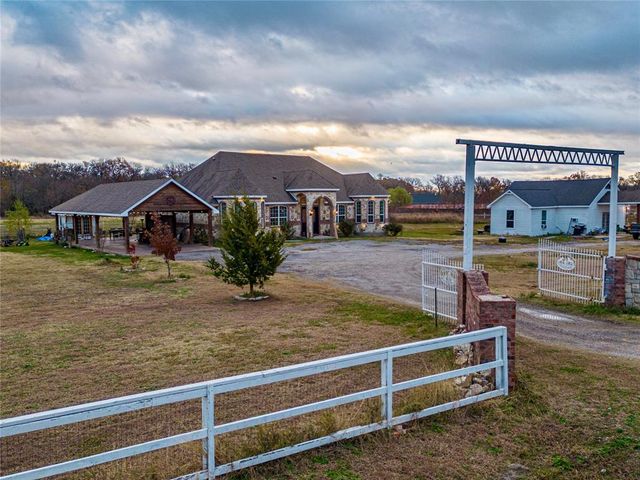 $850,000 | 1259 Private Road 2739