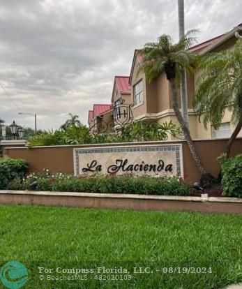 $2,400 | 18318 Northwest 68th Avenue, Unit F | Country Club of Miami