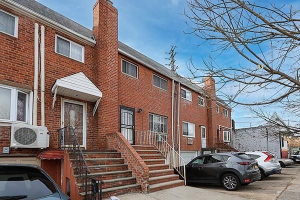 $499,999 | 224-14 141st Avenue | Laurelton