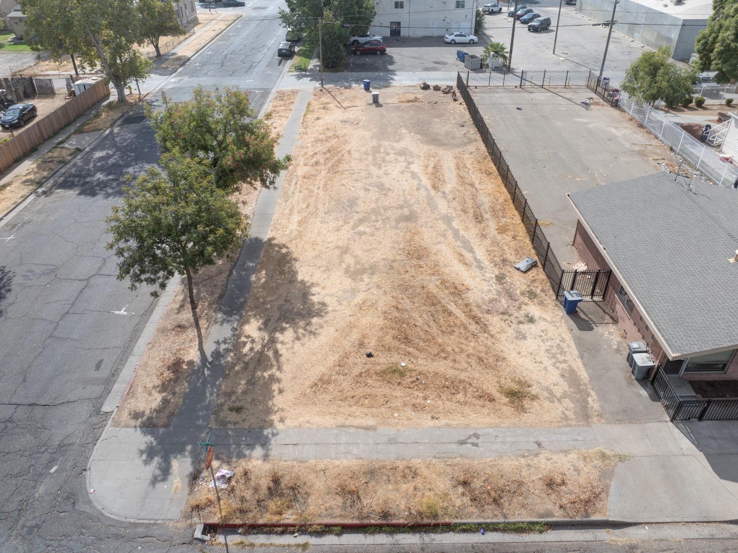 a view of a yard with an outdoor space