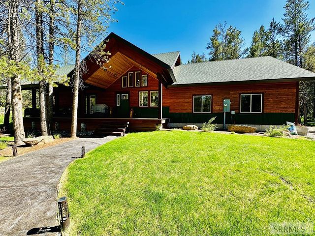 $699,000 | 3494 Evergreen Lane