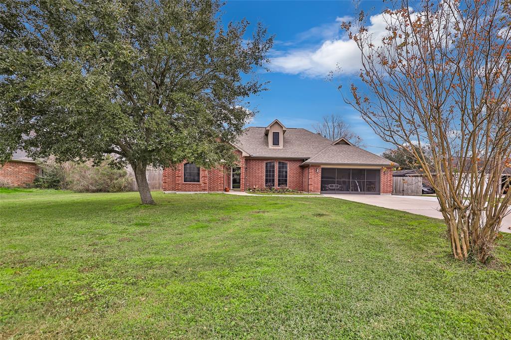 Welcome Home to 2107 Magnolia Bend!